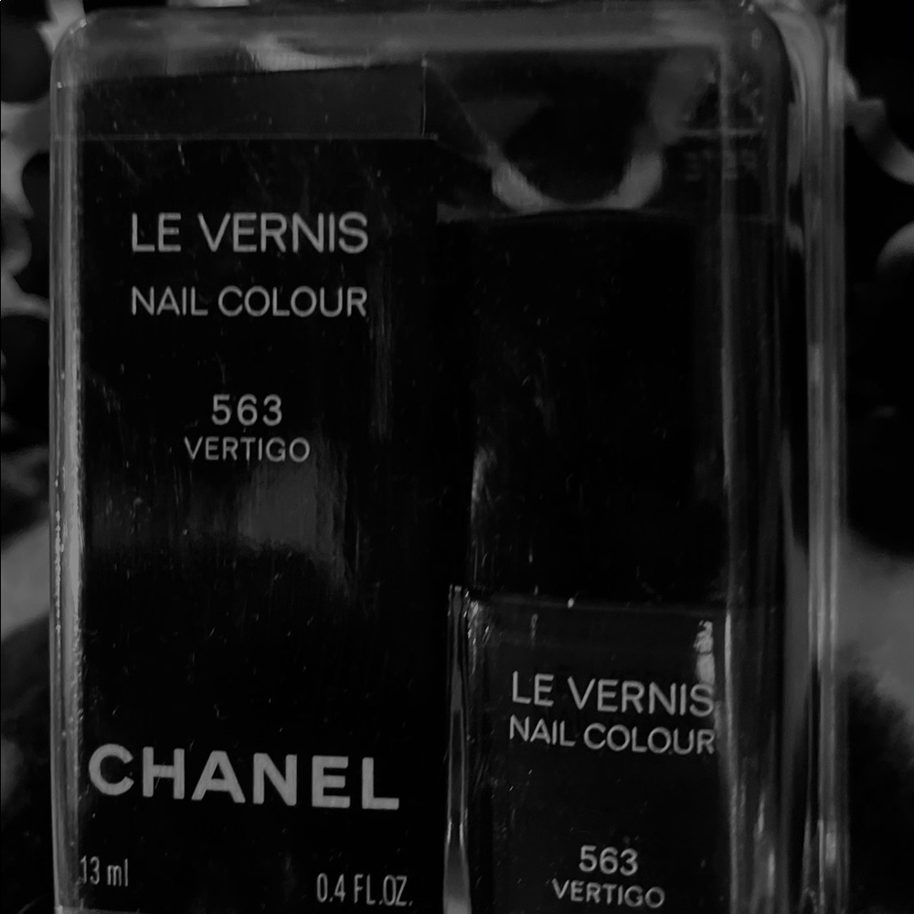 Chanel - Picture 4 of 5